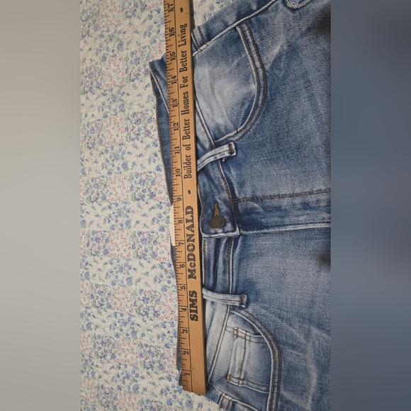 NWT Oli & Hali Star Patch Studded Jeans - Size XL - Price Firm - Picture 9 of 13